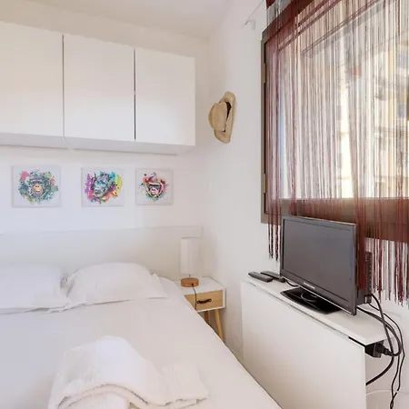 Lavandou - T2 In The Center - 200 M From The Sea דירה לה לבאנדו