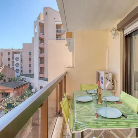 Lavandou - T2 In The Center - 200 M From The Sea דירה