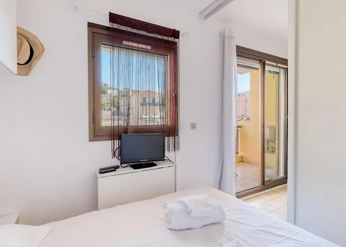 Lavandou - T2 In The Center - 200 M From The Sea Appartement