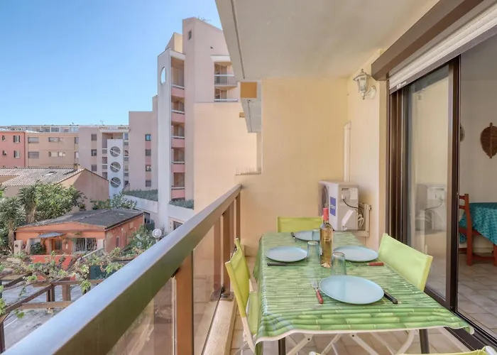 Lavandou - T2 In The Center - 200 M From The Sea Apartment